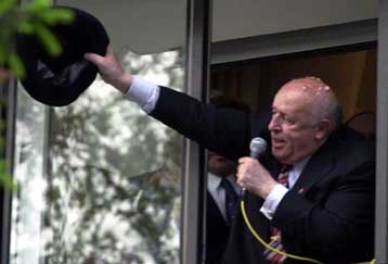 Στη δίνη οικονομικού σκανδάλου ο Σουλεϊμάν Ντεμιρέλ