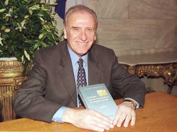 Ο Ροκόφυλλος βάζει τέλος στις φήμες ότι θα αναλάβει συνήγορος του Σφηνιά