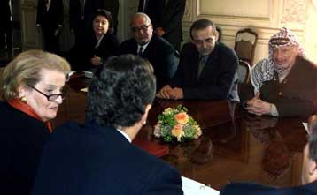 Παρών ο Αραφάτ στη συνάντηση με Μπαράκ και Ολμπράιτ, έστω και καθυστερημένα