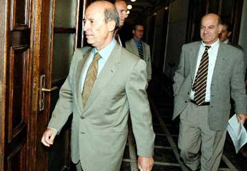 Για όλους και για όλα μίλησε ο πρωθυπουργός στην κοινοβουλευτική ομάδα του ΠΑΣΟΚ