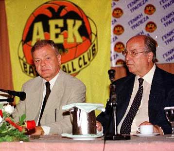 Αγνώμονας ο Τσακαλίδης, θα τον κυνηγάμε για δέκα χρόνια<I>Δεν είμαστε λιγούρηδες για τα δολάρια