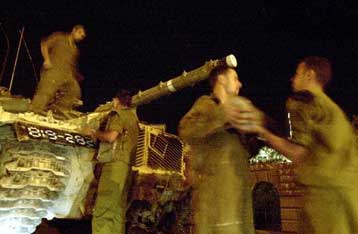 Η Μέση Ανατολή μετρά περισσότερα θύματα<I>Τρεις ακόμη Παλαιστίνιοι νεκροί τα ξημερώματα</I>