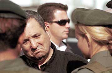 Κανένα σημάδι αισιοδοξίας για τη συνάντηση της Ολμπράιτ με Μπαράκ και Αραφάτ