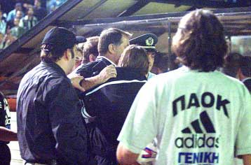 Τυχάρπαστοι οι δημιουργοί των επεισοδίων κατά του Μπάγεβιτς, τονίζει η ανακοίνωση – στήριξη της ΠΑΕ