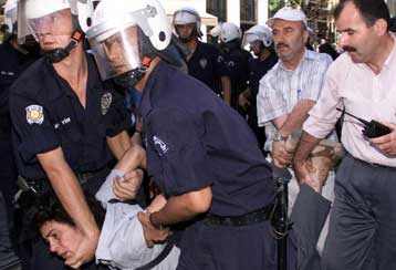 Περισσότερους από 300 ισλαμιστές συνέλαβε η τουρκική αστυνομία