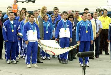 Οι Ολυμπιονίκες «γκρέμισαν» τα τείχη της καρδιάς μας<I>Αφιέρωσαν τα μετάλλια στα θύματα του ναυα