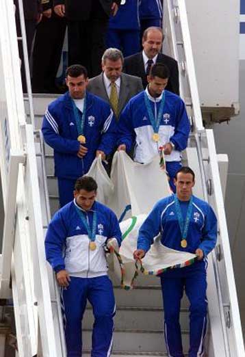 Η Ελλάδα αποδίδει τιμές στους Ολυμπιονίκες του Σίδνεϊ