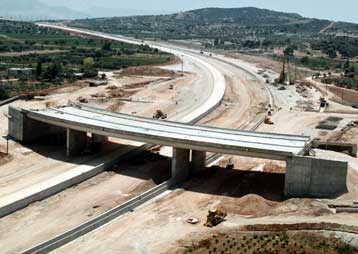 Προωθούνται τέσσερα σημαντικά οδικά έργα