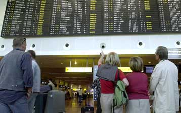 Όπλα «πάνε και έρχονται» στο αεροδρόμιο του Στάνστεντ