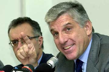 Αυξημένες δαπάνες και έσοδα κατά 7% προβλέπει ο προϋπολογισμός του 2001