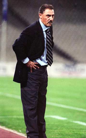 Βλέπει Χεέρενβεν ο Ματζουράκης <I>Ζητά αναβολή ο Ολυμπιακός στο παιχνίδι με τον Πανηλειακό  </i>