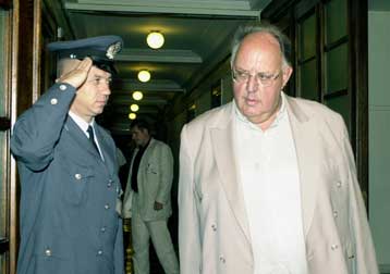 Μομφή Πάγκαλου κατά ΥΕΝ και Παπουτσή