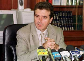 Σε εγχείρηση δισκοκήλης υποβλήθηκε ο υπουργός Δημόσιας Τάξης