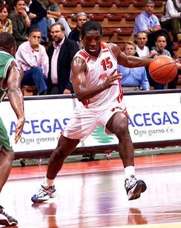 Πήρε το πρώτο ο Ολυμπιακός, 88-81 την Τριέστε στον τελικό του τουρνουά «Κόνραντ Μακρέι»