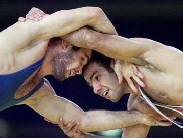 Κόκκινο πανί για τους Τούρκους ο συμπατριώτης τους παλαιστής Χαρούν Ντογκάν