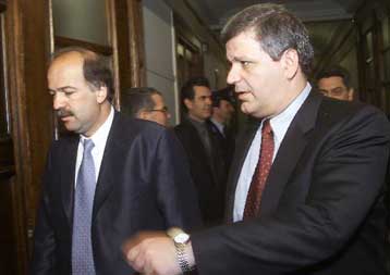 Εμμένει στις θέσεις της η κυβέρνηση για το εργασιακό  <I>Για προειλημμένες αποφάσεις μιλά η ΓΣΕΕ