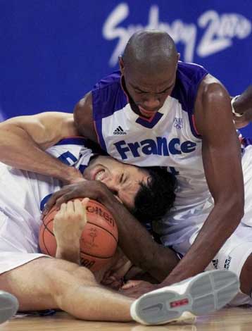 Η Dream – Team έκανε το καθήκον της παίρνοντας το χρυσό 85-75 τη Γαλλία