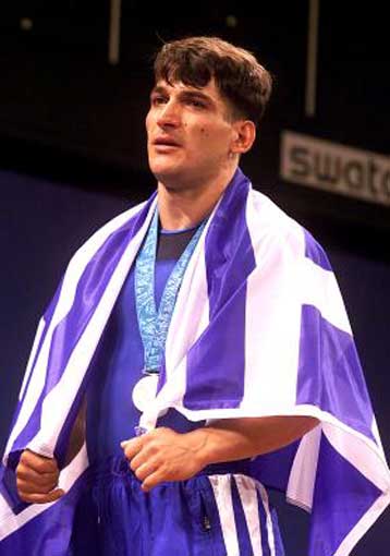 Ο Κ.Σημίτης θα υποδεχθεί τους Ολυμπιονίκες σε μία σεμνή τελετή στο δυτικό αερολιμένα