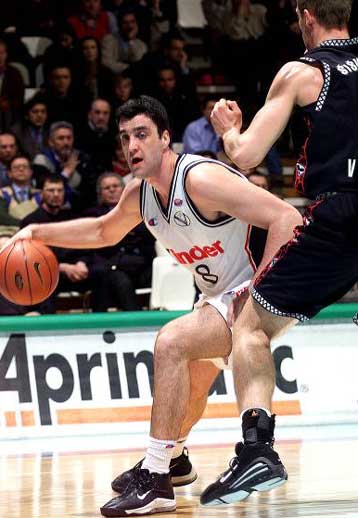 Δύο στα δύο ο Ολυμπιακός 98-83 και την Μπενετόν Τρεβίζο με σόου Ράτζα