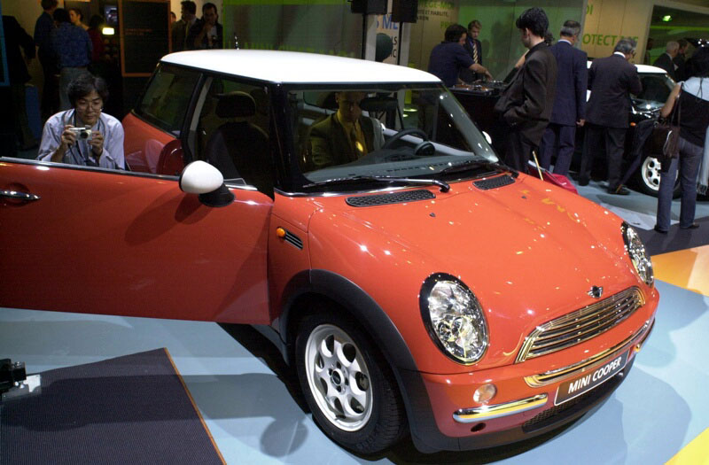 Δεν είναι… ρετρό το νέο Mini σύμφωνα με την BMW