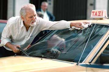 Χάρτης υποχρεώσεων για οδηγούς ταξί και επιβάτες από το υπουργείο Μεταφορών