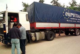 Αναστάτωση και επεισόδια στην Κέρκυρα για την κοπή ελαιόδενδρων και την εξαγωγή τους στην Ιταλία