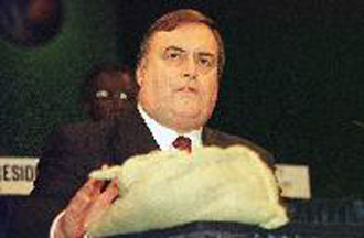 Κρίσιμες οι επόμενες 48 ώρες στη Χάγη