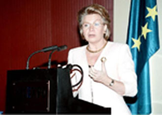 Νέα νομοθεσία για το ντόπινγκ πρότεινε στην Ελλάδα η επίτροπος της Κομισιόν