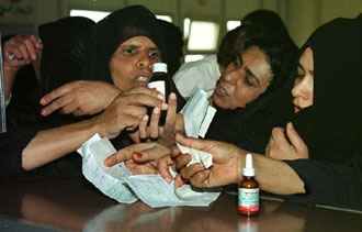 «Ενημερωθείτε για τα παυσίπονα» συνιστούν οι Βρετανοί