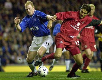 Πύρρειος νίκη για τη Ρέιντζερς 1-0 στο 87 την Καϊζερσλάουτερν για το Κύπελλο UEFA