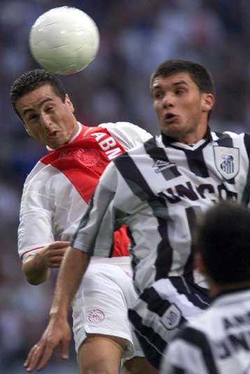 Βρήκε εις διπλούν δίχτυα ο Μαχλάς και ο Αγιαξ νίκησε με 3-0 τη Βάαλβικ για το ολλανδικό πρωτάθλημα