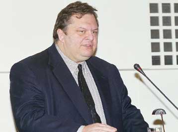 Σε αλλαγές στη διατύπωση του άρθρου 24 για τα δάση προχωρεί ο Ευ.Βενιζέλος