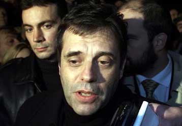 Για ολιγωρία στην υπόθεση της παραπομπής Μιλόσεβιτς κατηγορεί η ΟΤΠΟΡ τον Κοστούνιτσα