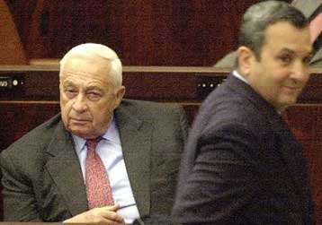 Σε ελεύθερη πτώση η δημοτικότητα Μπαράκ, την ώρα που η βία σαρώνει τη Μέση Ανατολή