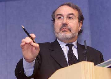 Στο δρόμο της πραγματικής σύγκλισης η Ελλάδα, εκτιμά η Κομισιόν