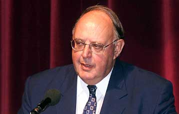 Βολές Θεόδωρου Πάγκαλου εναντίον Κώστα Σημίτη