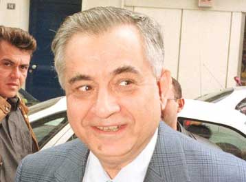 Τον Παπουτσή φωτογραφίζει ο Αγούδημος για την αυτοκτονία του Π.Σφηνιά