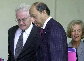 Στο χαμηλότερο επίπεδο των τελευταίων 11 μηνών υποχώρησε η επιχειρηματική εμπιστοσύνη στη Γαλλία