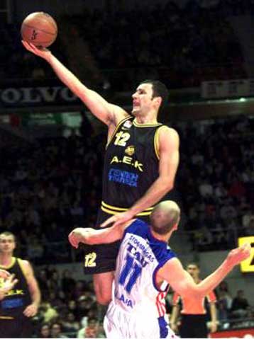 Στην Ελλάδα ο Γκούροβιτς την Τετάρτη – Είδε από τον πάγκο τη νίκη της ΑΕΚ επί της Δάφνης με 93-71