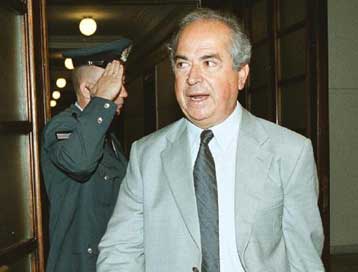 Αντιπαράθεση στη Βουλή για τους «κυριαρχικούς χώρους» της Ελλάδας στην Αλβανία