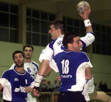 Στην Πορτογαλία το Παγκόσμιο Πρωτάθλημα χάντμπολ του 2003, Πανελλήνιος – ΑΣΕ Δούκα 27-24