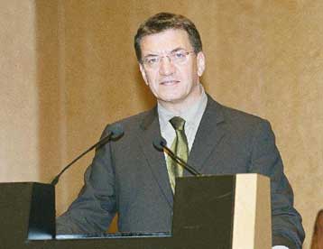 Παρέμβαση Ευθυμίου για τις καταγγελίες διαχωρισμού μαθητών στην Κορινθία βάσει της βαθμολογίας