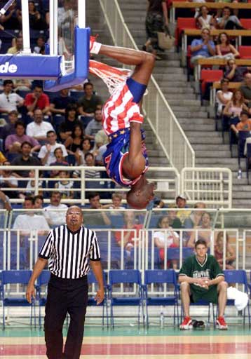 Μέλος των φημισμένων Χάρλεμ Γκλόμπτροτερς… ο Πάπας Ιωάννης Παύλος ο Β