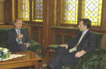 Η διεύρυνση της ΕΕ κυριάρχησε στη συνάντηση του Σημίτη με τον Ούγγρο ομόλογό του