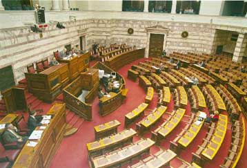 Σήμερα στη Βουλή η εξαμηνιαία οικονομική έκθεση της ΤτΕ