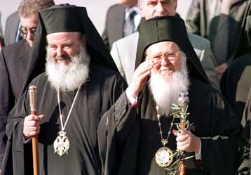 Στον αέρα οι συνομιλίες της Εκκλησίας της Ελλάδoς με το Φανάρι