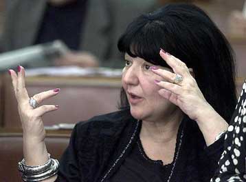 Μετά τον Μιλόσεβιτς και η σύζυγός του αρχίζει τις δημόσιες εμφανίσεις