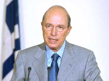 Η βράβευση λογοτεχνών είναι γιορτή