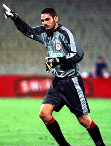 Ύστερα από εντολή της διοίκησης του Ολυμπιακού, ο Ελευθερόπουλος προπονήθηκε μόνος του την Τρίτη