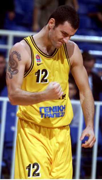 Χωρίς Γκούροβιτς και η προπόνηση της Τρίτης στην ΑΕΚ